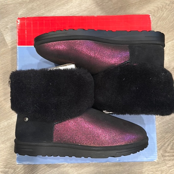 Short Pink Shearling Boots - Picture 2 of 6